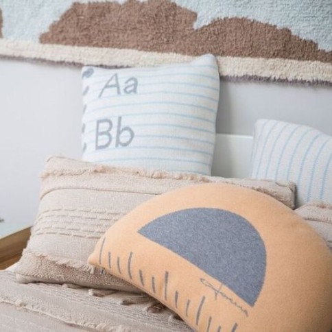 Lorena Canals gestricktes Kissen, Ruler