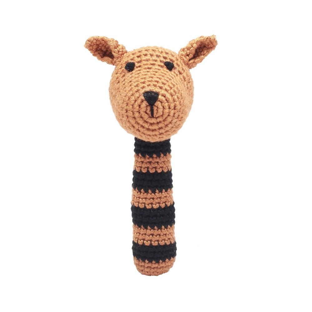 natureZOO Rasselstab gehäkelt, Hellbrauner Känguru