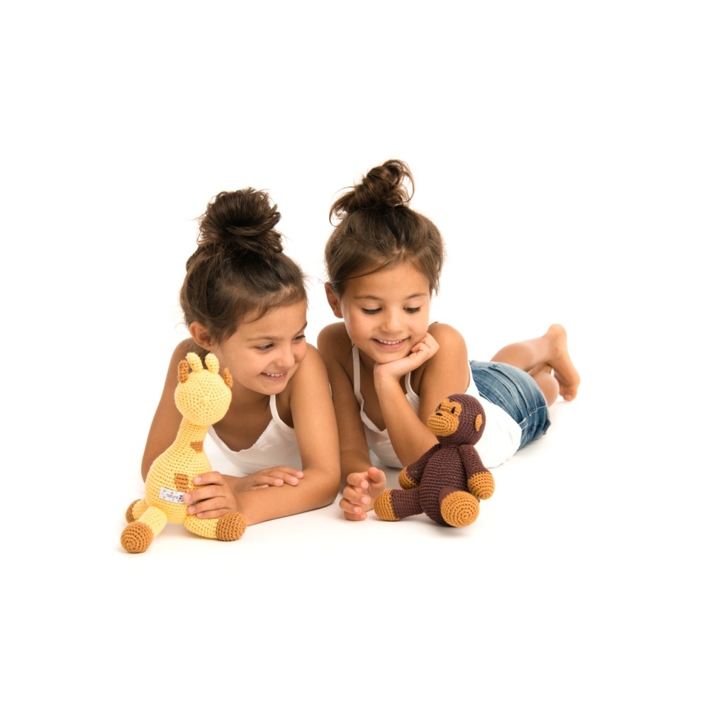 Ours en peluche au crochet, singe brun foncé