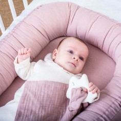 Schmusetuch mit Kautschuk-Hase, Rosé