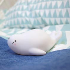 lumilu Lazy Friends Nachtlicht, Seal