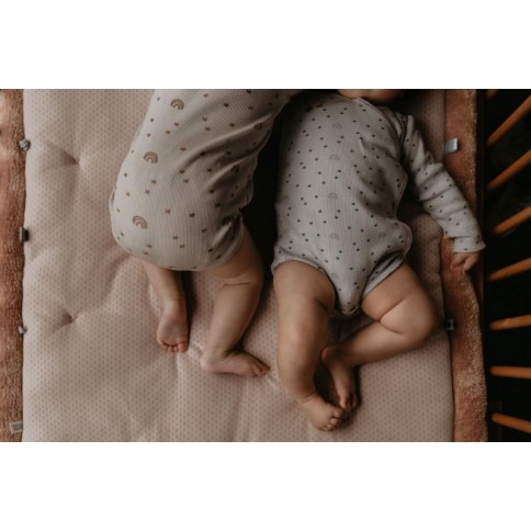 Snoozebaby Krabbeldecke / Laufgittereinlage Cheerful Playing - Milky Rust