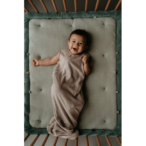 Snoozebaby Krabbeldecke / Laufgittereinlage Cheerful Playing - Smokey Green