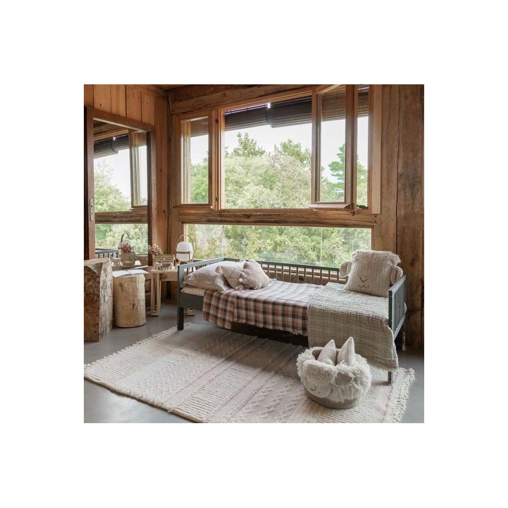 Lorena Canals Kissen Woolable, Pink Nose Sheep