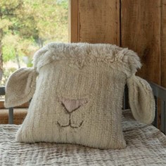 Lorena Canals Kissen Woolable, Pink Nose Sheep