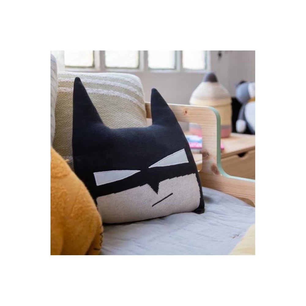 Lorena Canals x Edgar Plans Strickkissen, Batboy