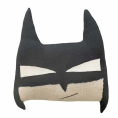 Lorena Canals x Edgar Plans Strickkissen, Batboy