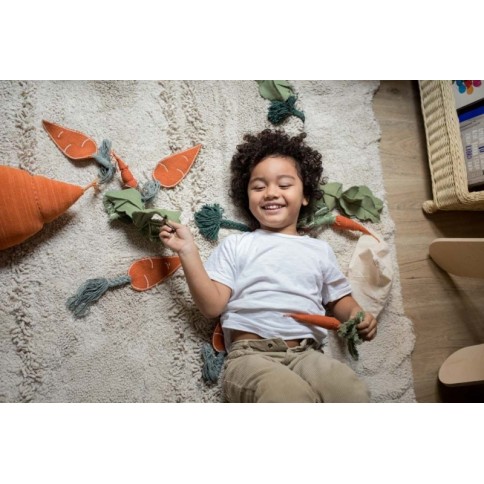 Lorena Canals Gestricktes Kissen Cathy die Karotte 40 x 25