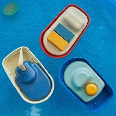 Badespielzeug Segelboot