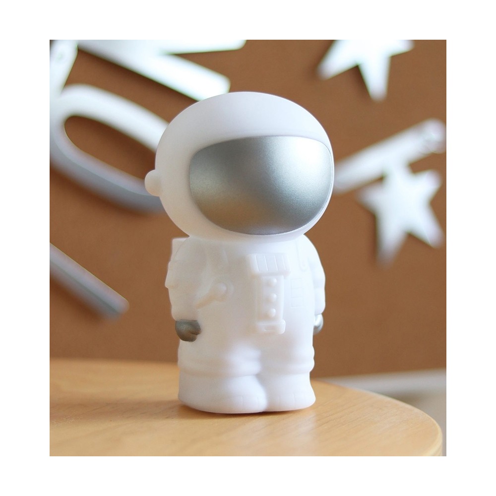 Nachtlicht, Astronaut