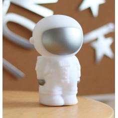 Nachtlicht, Astronaut