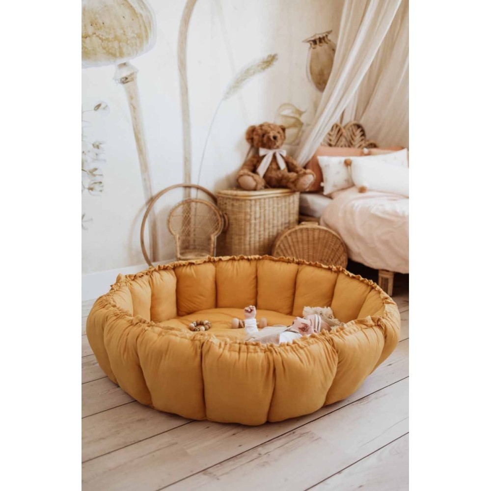 tapis de jeu de coco et babynest, moutarde