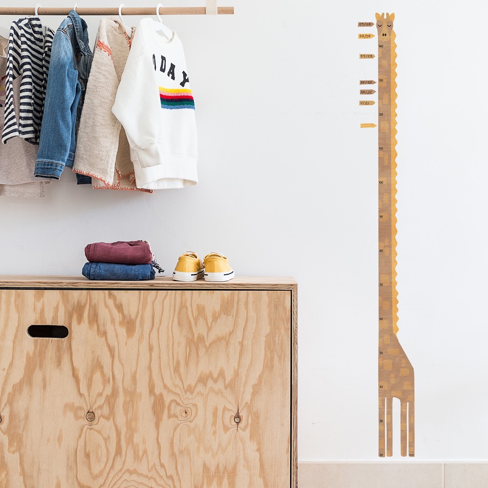 Tresxics textile Wachstumstabelle Wandtattoo 150 cm mit 12 Pfeilen, Giraffe - Braun