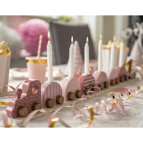 Train d'anniversaire avec bougies, coloré
