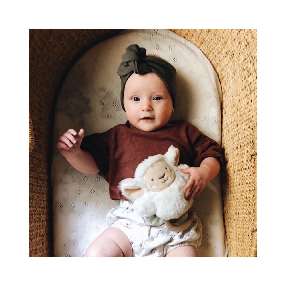 Rassel Plüsch Lamm Lee / Weiss