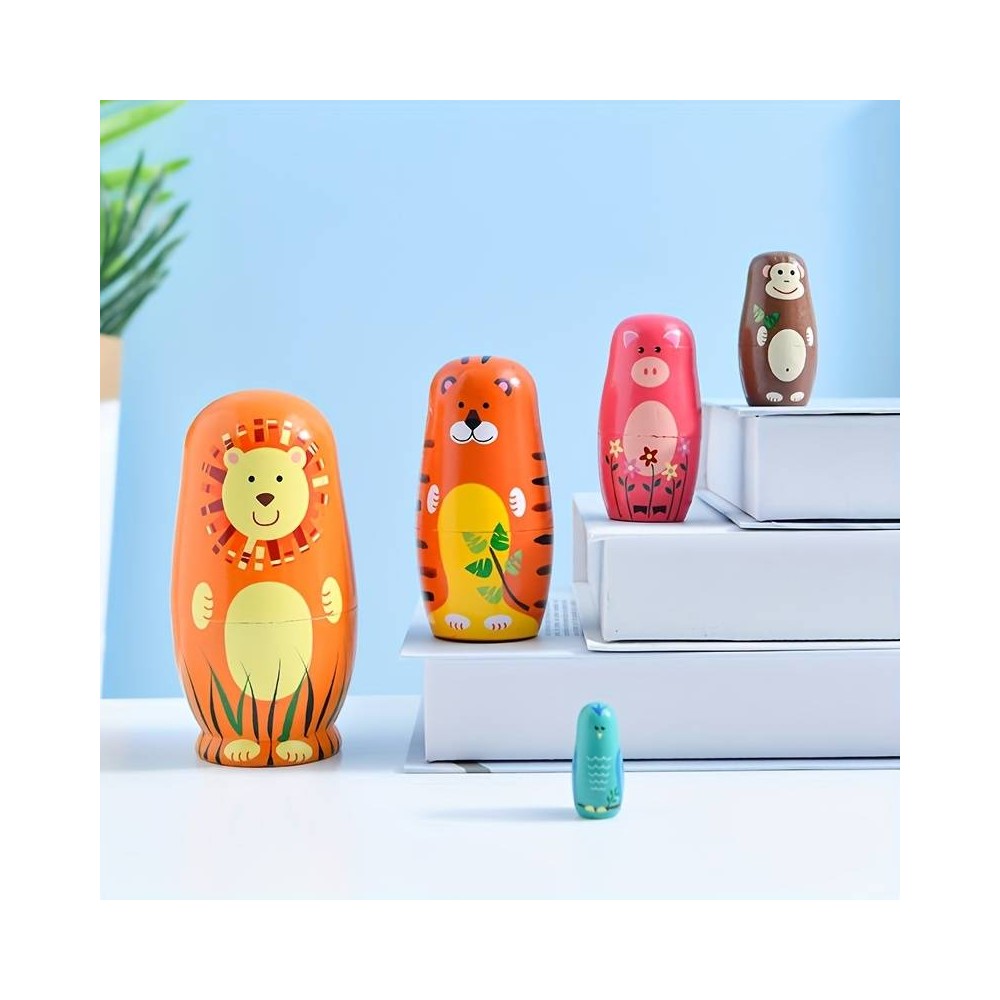 Matryoschka / poupées de nid de bois, lion