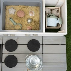 Sandkasten für Kinder aus Holz mit Spielküche
